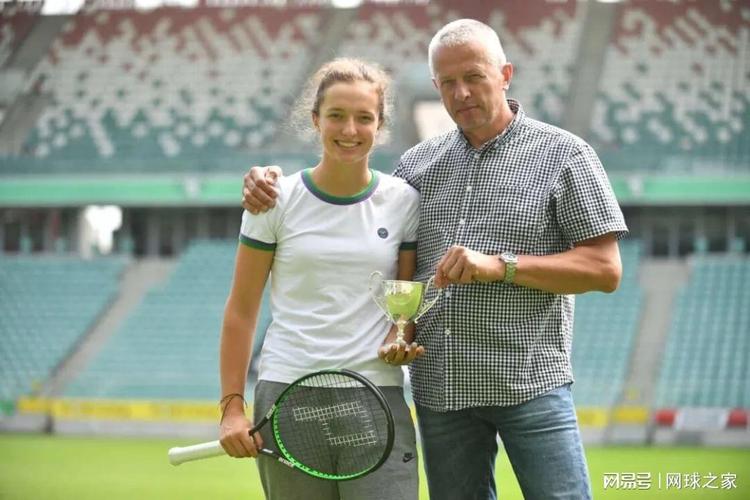 靠个人秀 靠个人秀